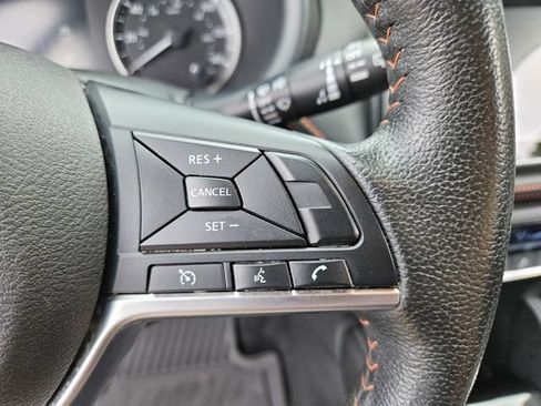 Used 2019 Nissan Kicks SR w/ SR Premium Package FWD image 26