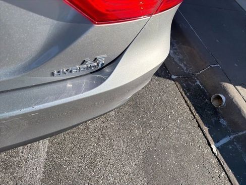 Used 2020 Toyota Camry LE image 6