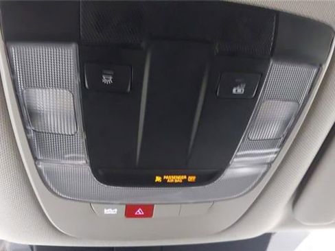 Used 2024 Kia Sorento S image 24