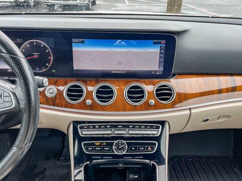 Used 2018 Mercedes-Benz E 300 image 12