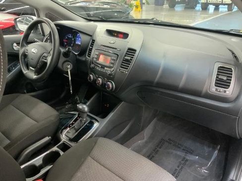 Used 2017 Kia Forte LX image 8