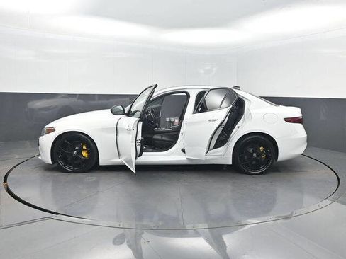 Used 2021 Alfa Romeo Giulia Ti w/ Nero Edizione image 37