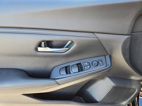 New 2025 Nissan Sentra SV image 9