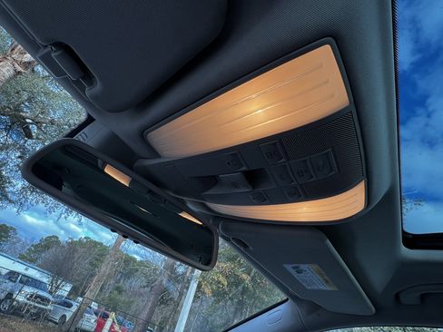 Used 2014 Mercedes-Benz E 350 4MATIC Wagon image 30