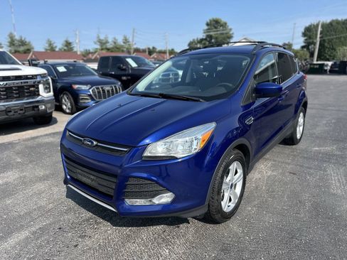 Used 2016 Ford Escape SE w/ Equipment Group 201A FWD image 3