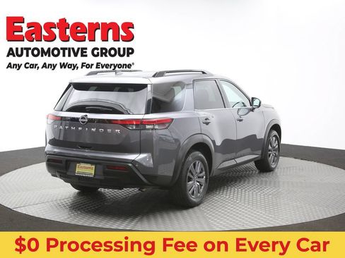 Used 2025 Nissan Pathfinder SV FWD image 40