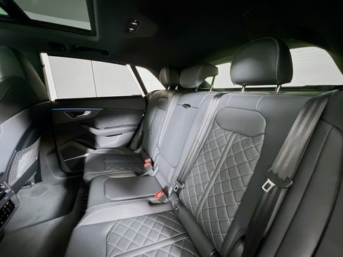 Used 2025 Audi SQ8 Premium Plus AWD/4WD image 24