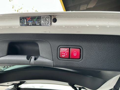 Used 2024 Mercedes-Benz GLS 450 4MATIC image 22