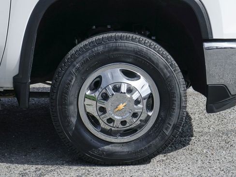 Used 2024 Chevrolet Silverado 3500 LT w/ Convenience Package image 38