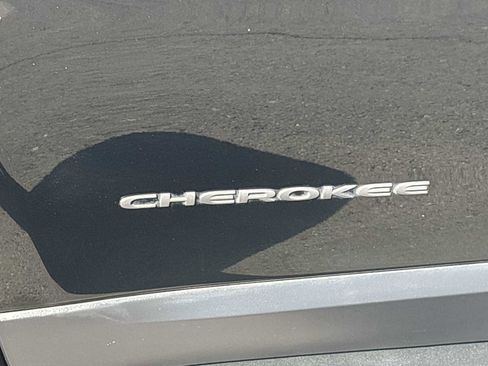 Certified 2022 Jeep Cherokee Trailhawk w/ Comfort/Convenience Group image 11