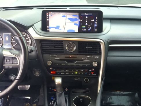 Used 2022 Lexus RX 350L Premium image 28