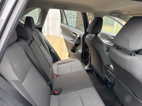 Used 2025 Toyota RAV4 XLE image 29