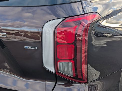 Used 2025 Hyundai Palisade Calligraphy image 11