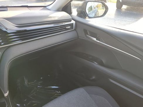 Used 2025 Toyota Camry LE image 16