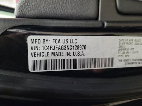 Used 2022 Jeep Grand Cherokee Laredo X AWD/4WD image 33