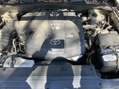 Used 2004 Toyota 4Runner SR5 image 36