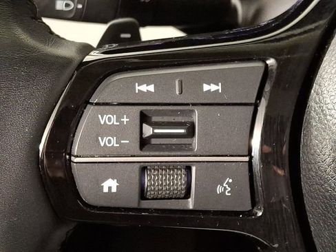 Used 2025 Honda Pilot Touring image 23