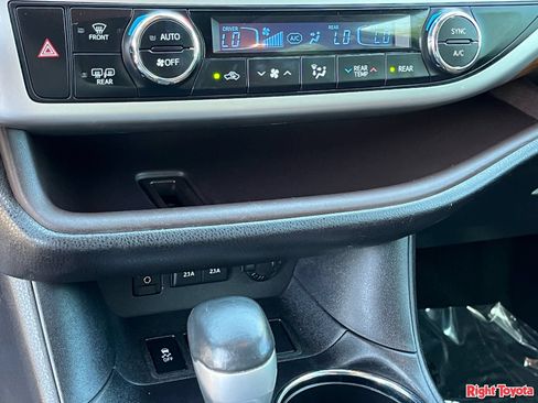 Certified 2017 Toyota Highlander Limited FWD image 30