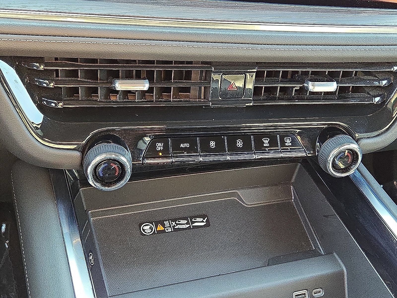 Used 2025 Chevrolet Tahoe LT AWD/4WD image 29