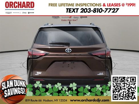 Used 2022 Toyota Sienna XLE image 5