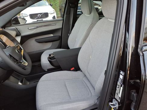 New 2025 Volvo EX30 Ultra w/ Protection Package Premier image 17