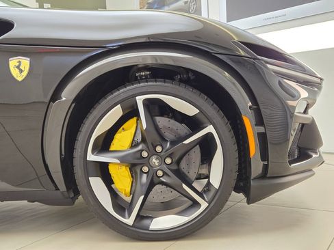 Used 2025 Ferrari Purosangue AWD/4WD image 8