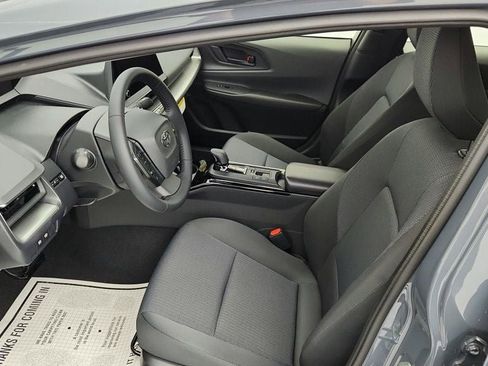 Used 2025 Toyota Prius LE image 18