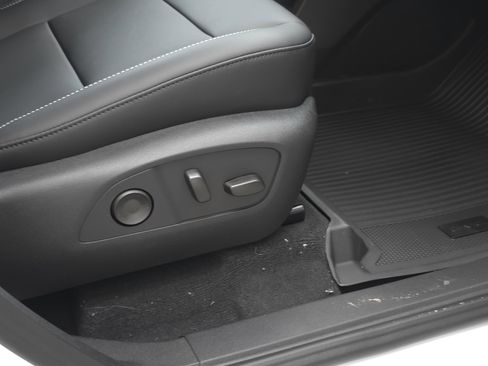 New 2026 GMC Acadia Elevation w/ Elevation Premium Package FWD image 38
