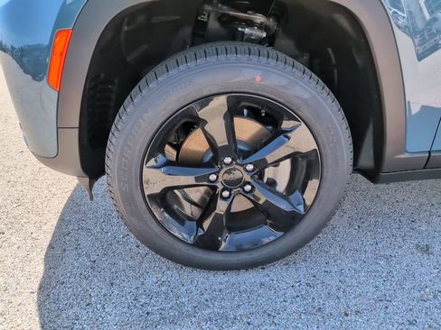 New 2026 Jeep Grand Cherokee L Limited w/ Limited Altitude Package AWD/4WD image 18