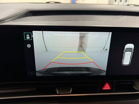 Used 2025 Kia Carnival LXS image 16