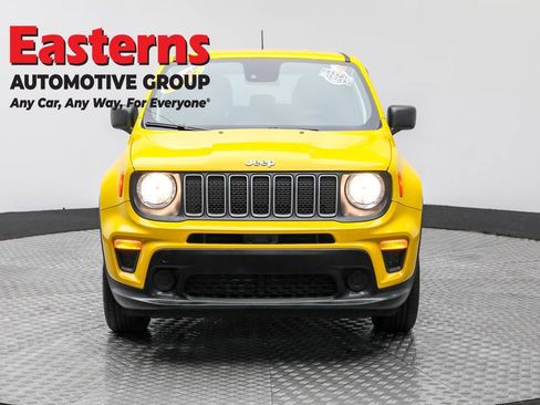 Used 2023 Jeep Renegade Latitude image 2