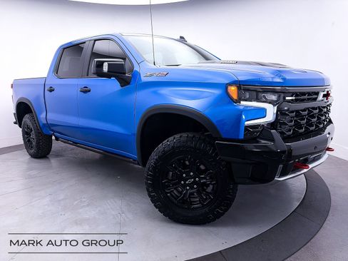 Used 2025 Chevrolet Silverado 1500 ZR2 w/ Technology Package AWD/4WD image 1