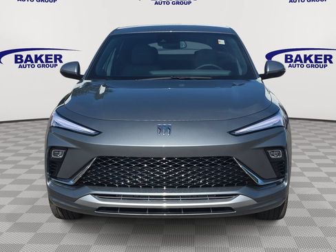 New 2026 Buick Envista Avenir FWD image 2