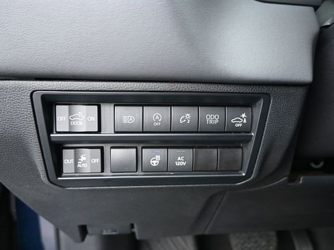 Used 2023 Toyota Tundra Platinum AWD/4WD image 16