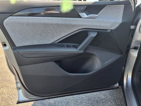 New 2025 Volkswagen Tiguan S image 12