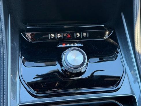 New 2024 Jeep Wagoneer 2WD w/ Premium Group I image 34