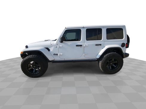 Used 2022 Jeep Wrangler Unlimited Sahara w/ Cold Weather Group AWD/4WD image 5