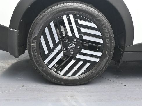 New 2026 Nissan Leaf SV+ w/ Floor Mat Package (SV+) FWD image 5