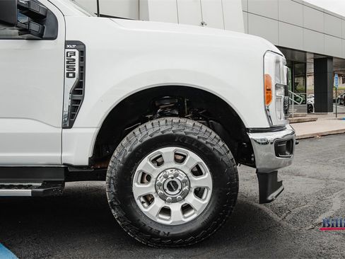 Used 2023 Ford F250 XLT w/ FX4 Off-Road Package image 8