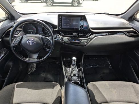 Used 2019 Toyota C-HR XLE FWD image 15