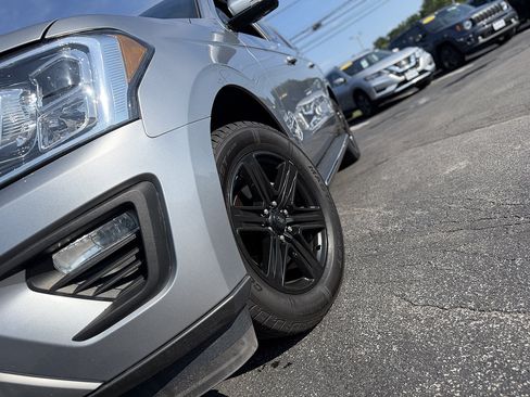 Used 2021 Ford Expedition XLT AWD/4WD image 3