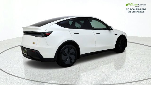 Used 2026 Tesla Model Y 2WD image 8