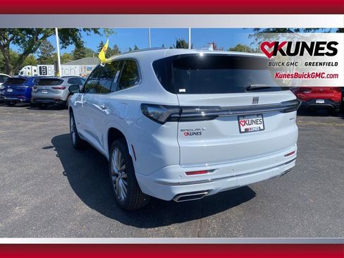 New 2026 Buick Enclave Avenir w/ Super Cruise Package FWD image 9