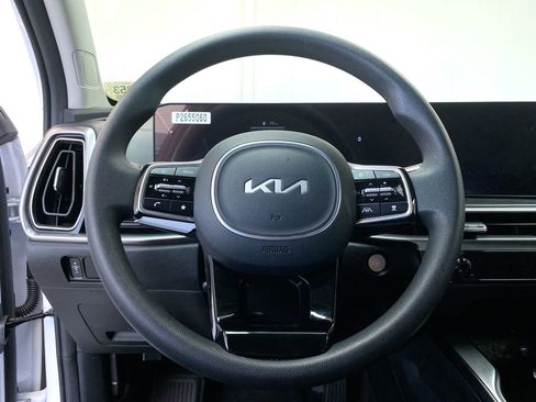 Certified 2025 Kia Sorento LX image 21