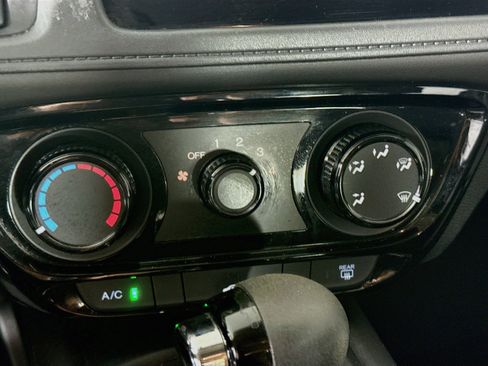 Used 2018 Honda HR-V LX image 17