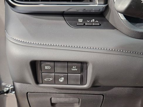 New 2026 Toyota Highlander Limited AWD/4WD image 14