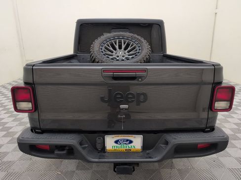 Used 2023 Jeep Gladiator Sport AWD/4WD image 21