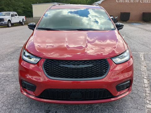 New 2025 Chrysler Pacifica Select w/ Fav Edition Package image 7