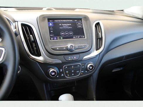 Used 2023 Chevrolet Equinox LS image 23