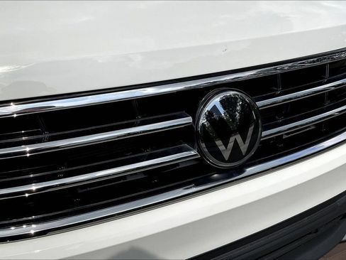 Used 2024 Volkswagen Tiguan SE FWD image 36